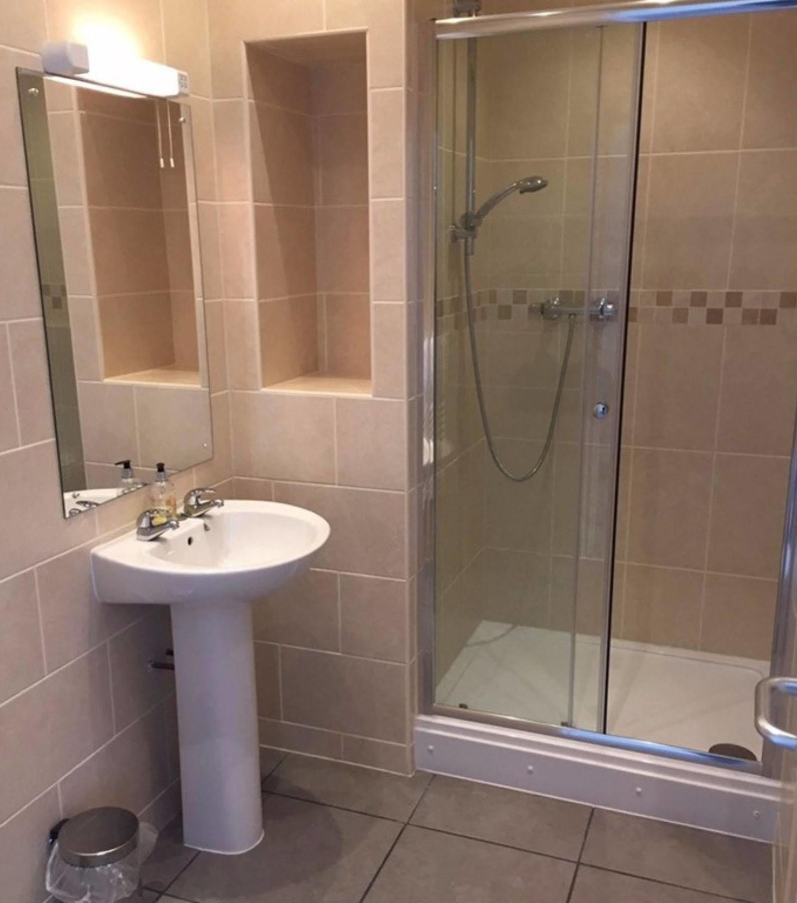 Hotel Neuadd Henllan